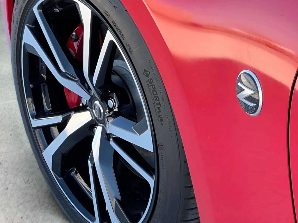 Used 2018 Nissan 370Z Coupe RWD image 28