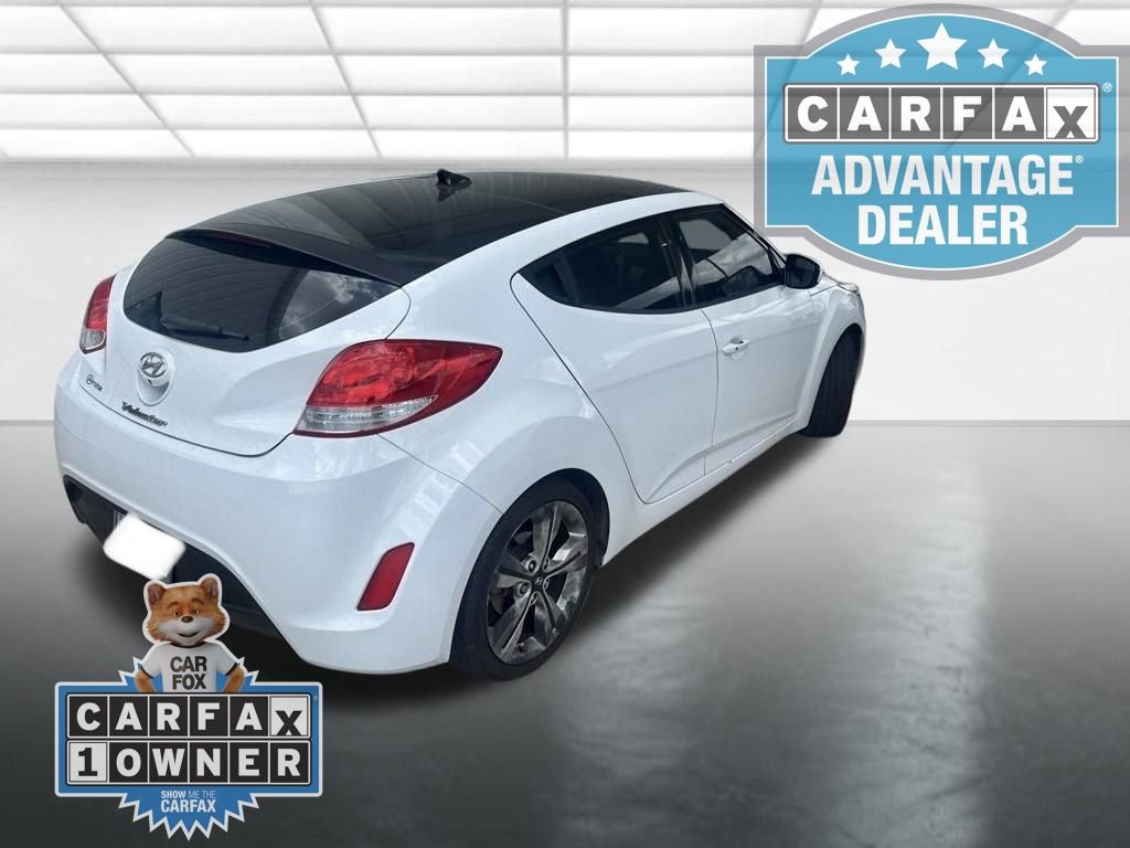 Used 2017 Hyundai Veloster Value Edition FWD image 2