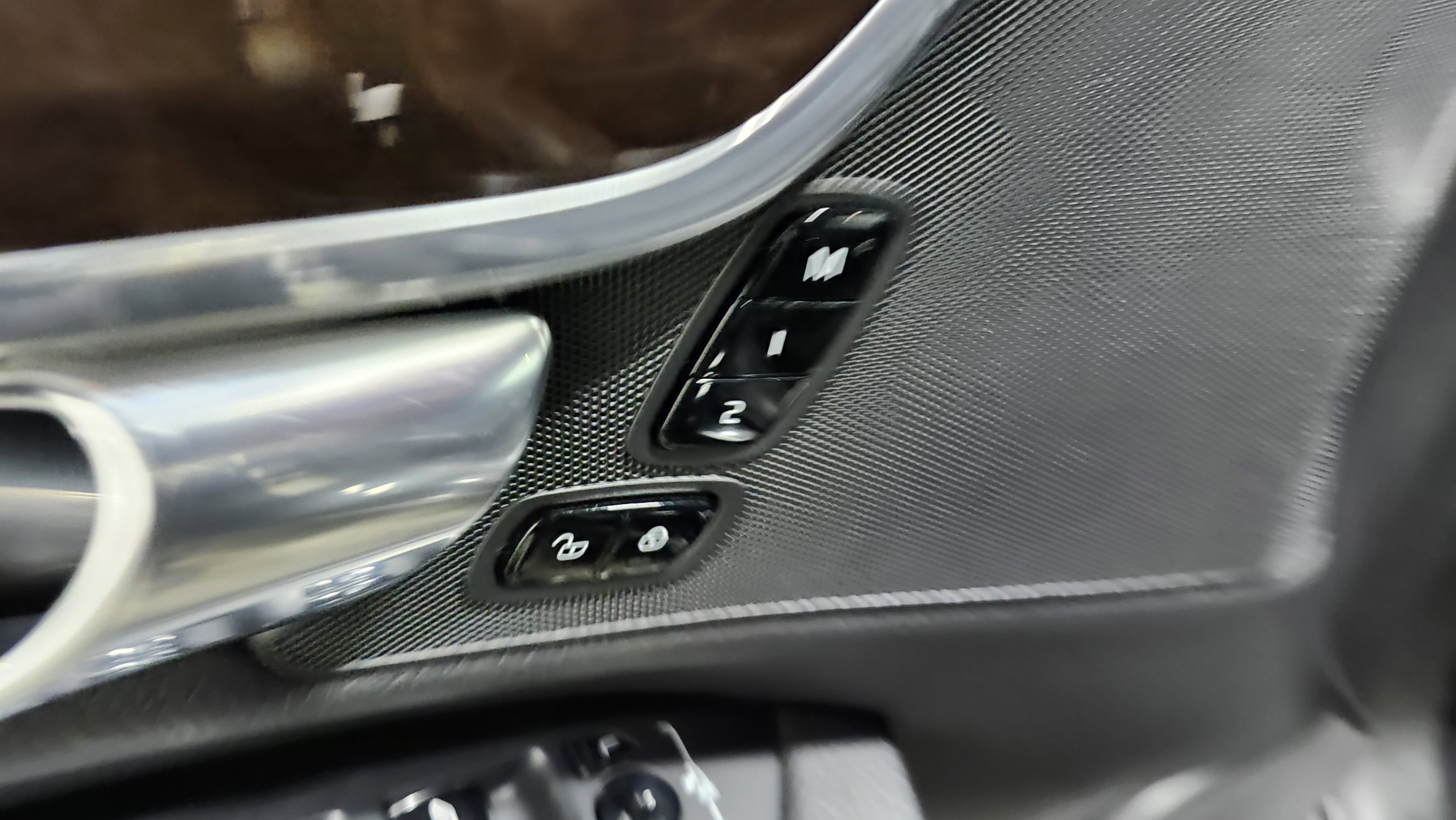 Used 2018 Volvo S90 T5 Momentum w/ Protection Package image 25