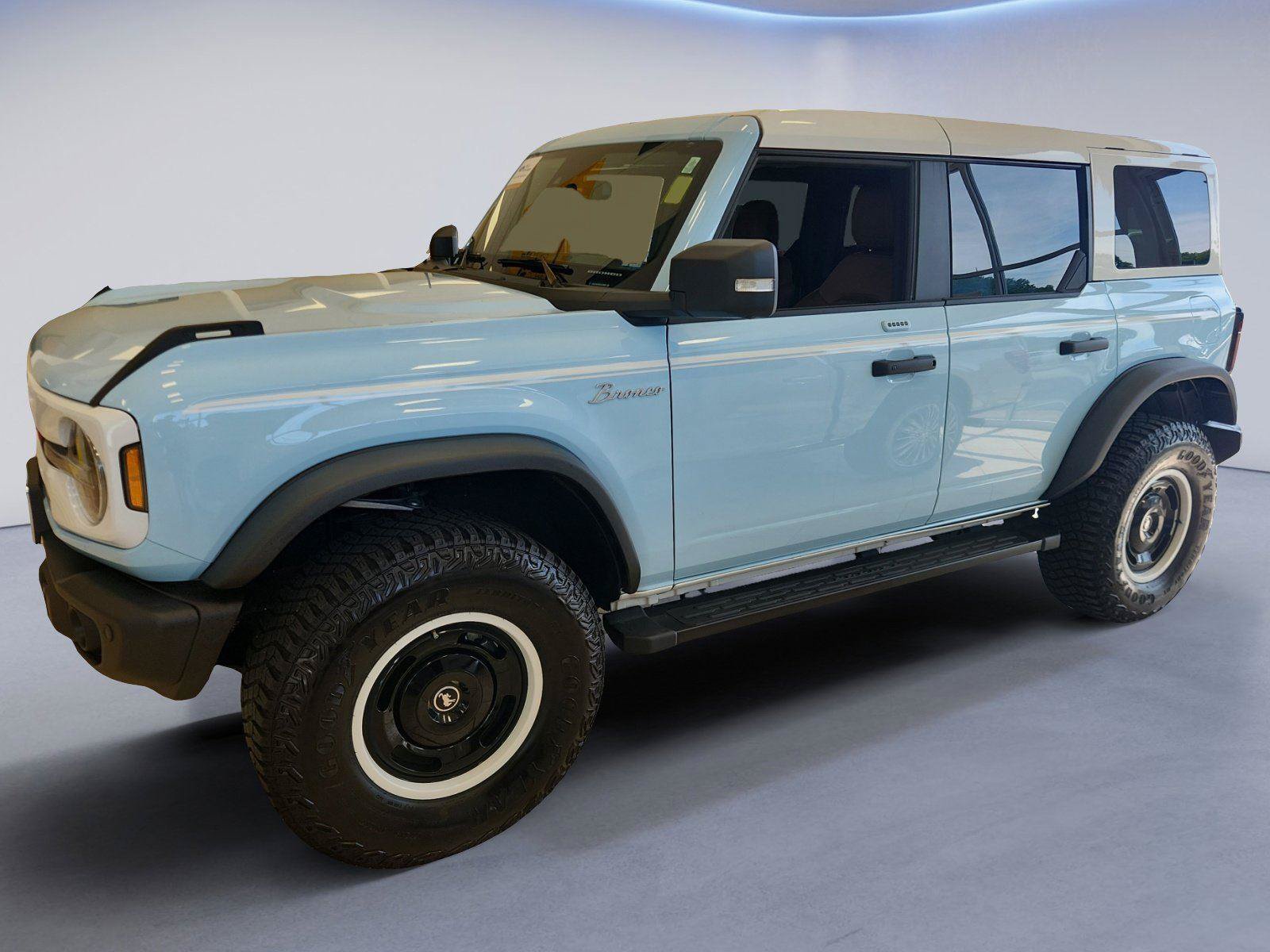 Certified 2023 Ford Bronco Heritage Edition AWD/4WD image 6