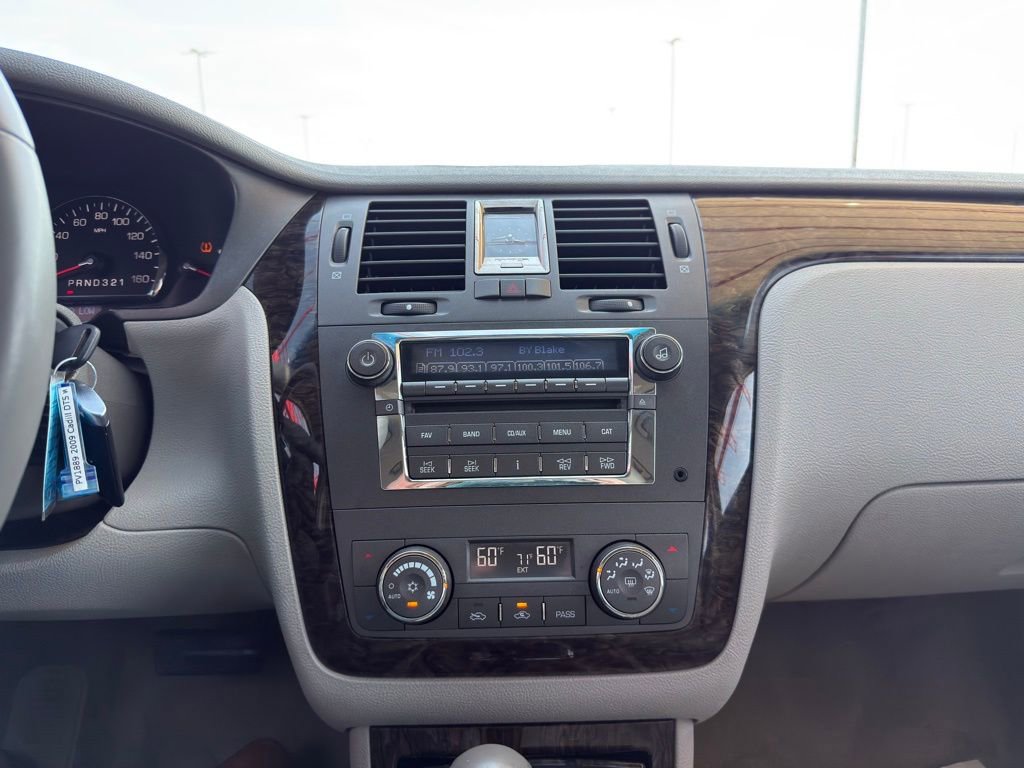 Used 2009 Cadillac DTS w/ Trunk Convenience Package FWD image 18