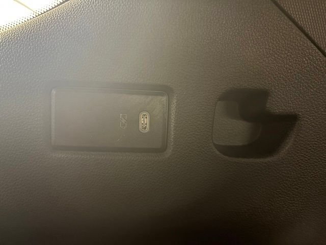 Used 2024 GMC Yukon AT4 w/ Technology Package AWD/4WD image 12