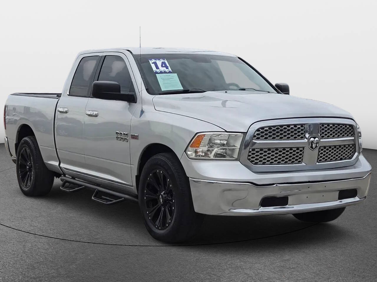 Used 2014 RAM 1500 Classic SLT RWD image 2