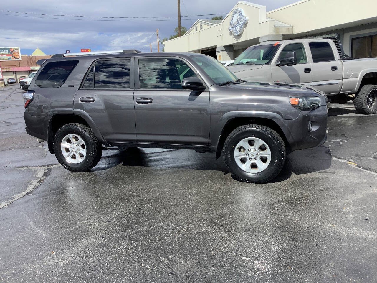 Used 2020 Toyota 4Runner SR5 Premium AWD/4WD image 15