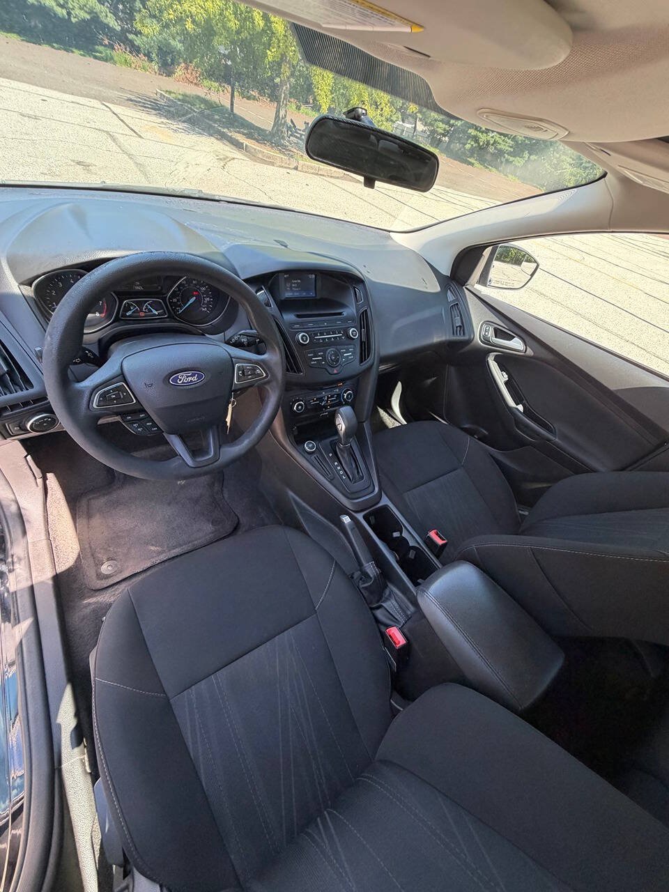 Used 2017 Ford Focus SE FWD image 16
