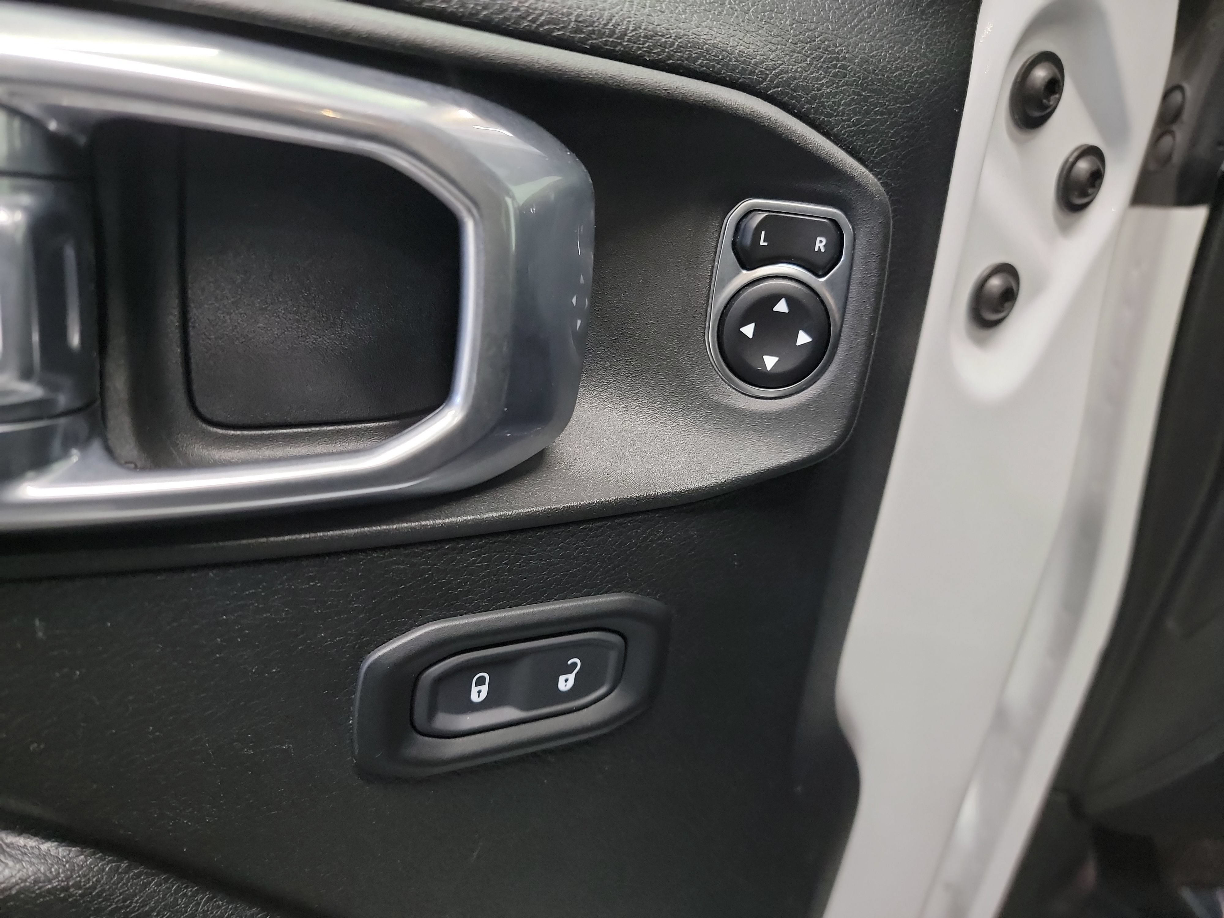 Used 2021 Jeep Wrangler Unlimited Sport AWD/4WD image 14