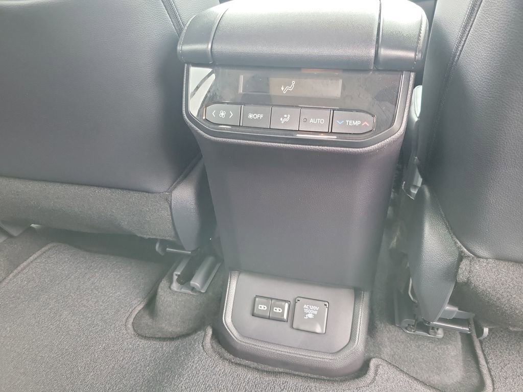Certified 2026 Toyota Highlander Limited AWD/4WD image 33