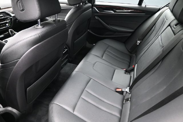 Used 2018 BMW 530i xDrive AWD/4WD image 19