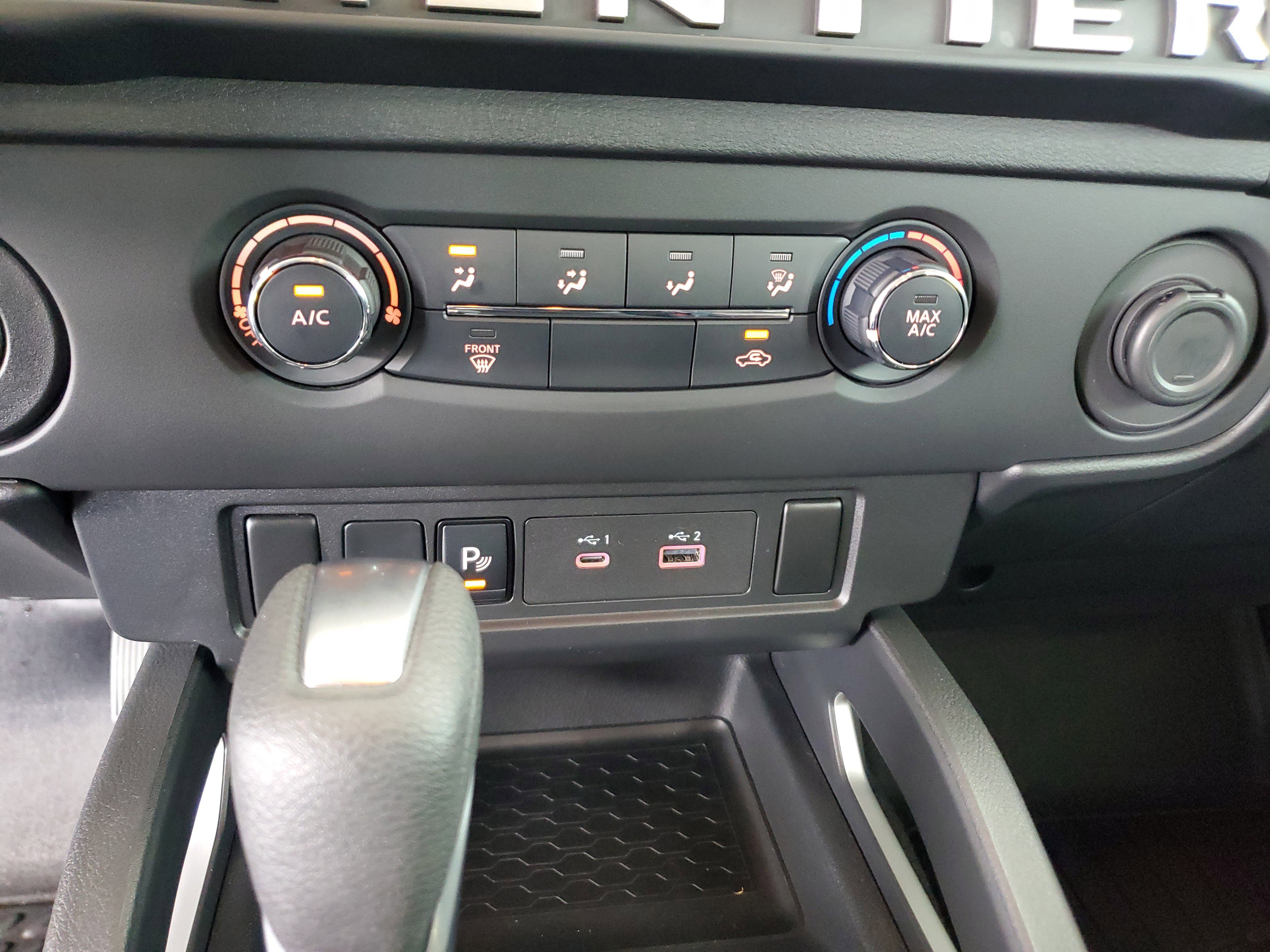 Used 2025 Nissan Frontier SV image 24