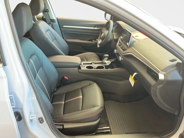 New 2025 Nissan Altima 2.5 SR image 15