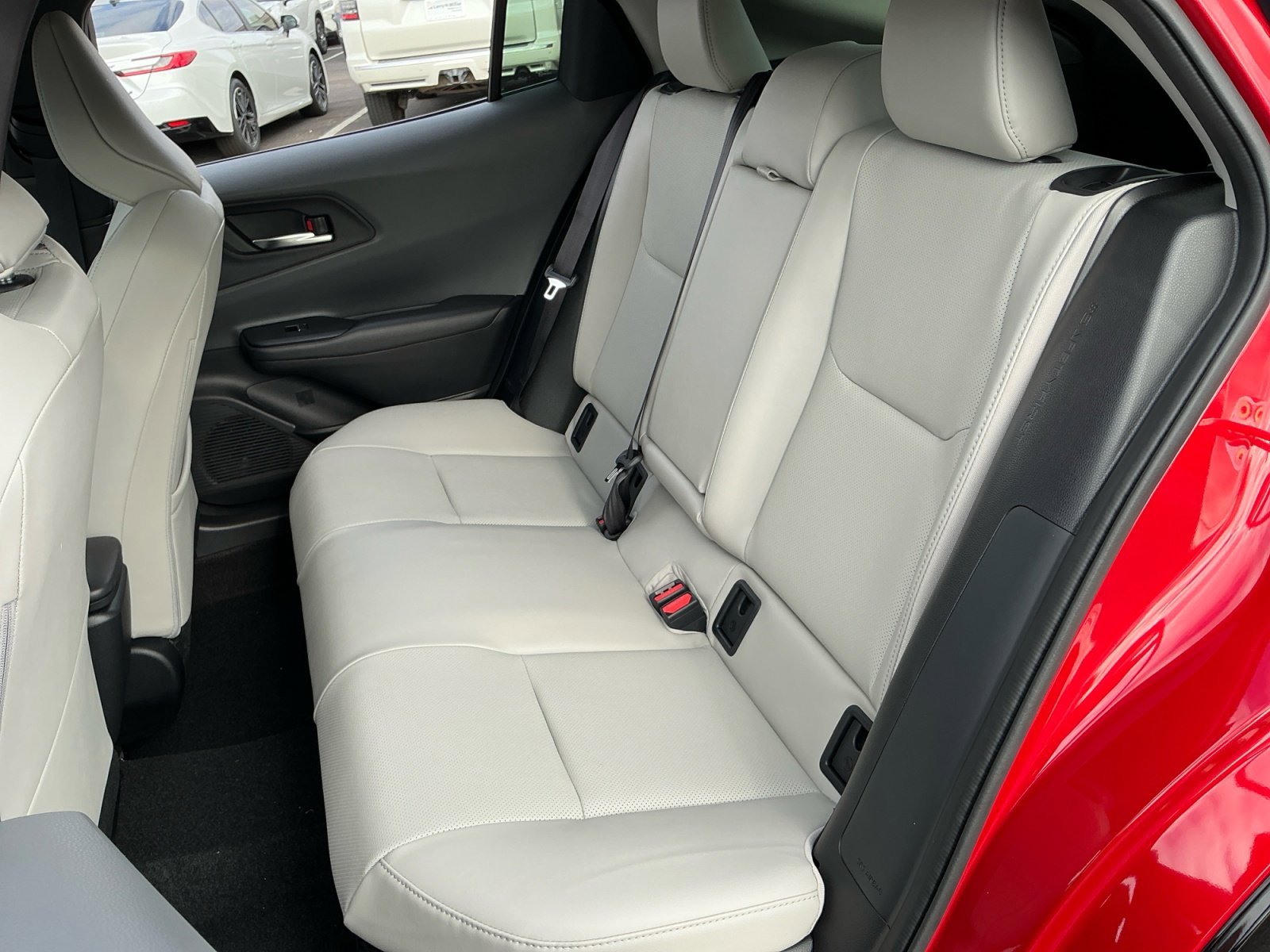 Used 2025 Toyota Prius XLE image 17