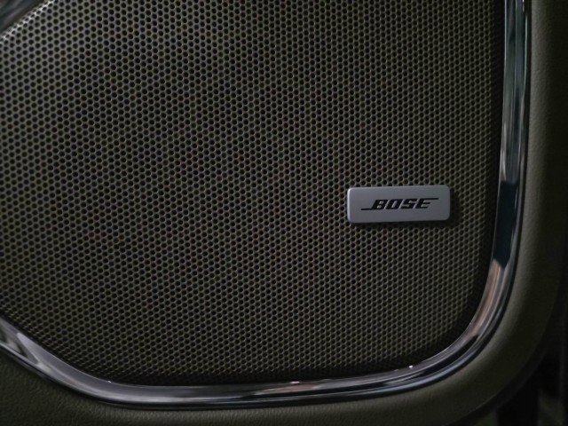 Used 2017 GMC Yukon XL SLT w/ Open Road Package image 33