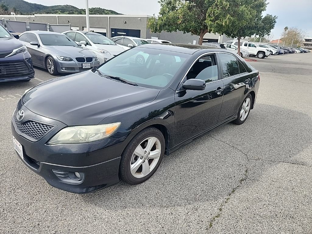 Used 2010 Toyota Camry SE image 1