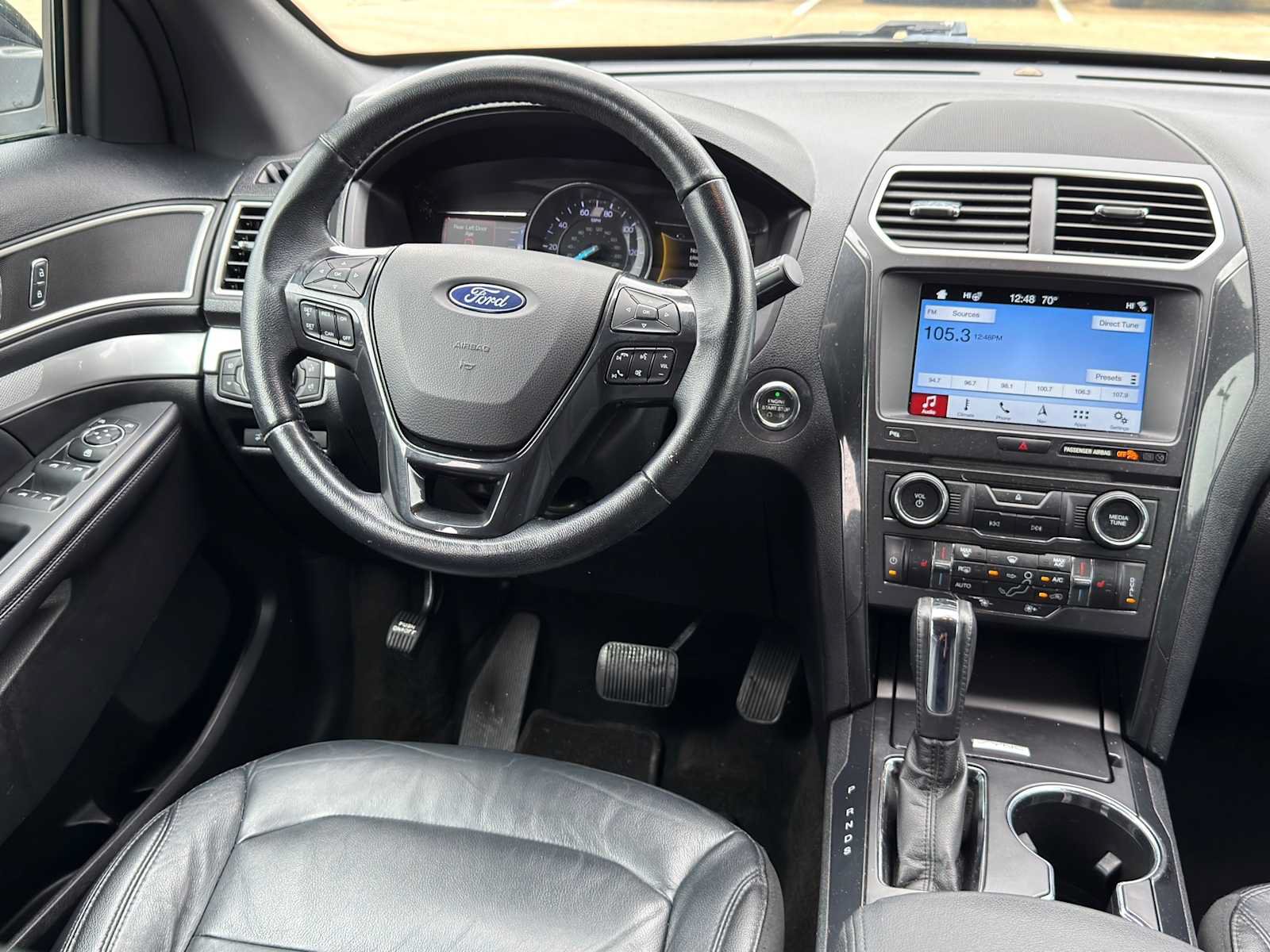 Used 2017 Ford Explorer XLT w/ Equipment Group 202A FWD image 20