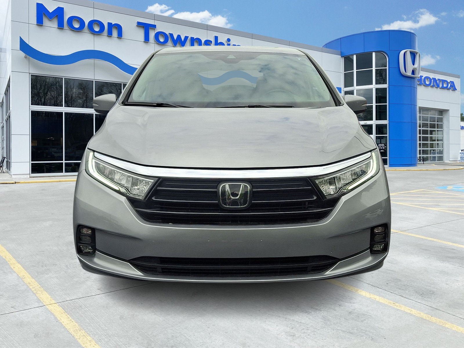 Used 2023 Honda Odyssey EX-L image 2