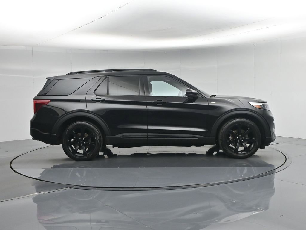 Used 2024 Ford Explorer ST-Line w/ Class IV Trailer Tow Package RWD image 30