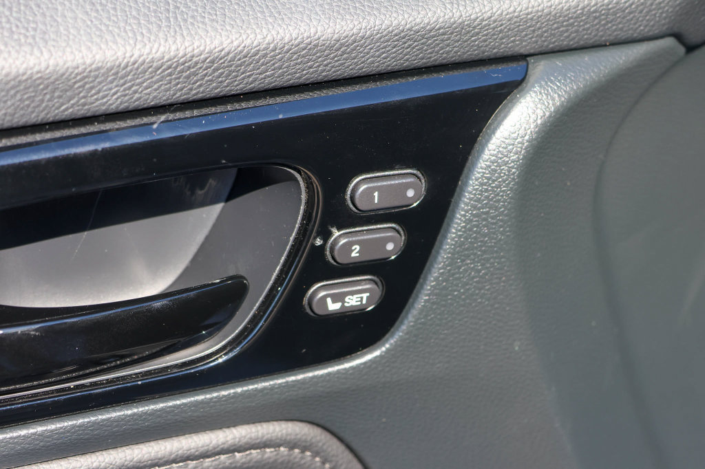 Used 2024 Honda Odyssey Elite image 11
