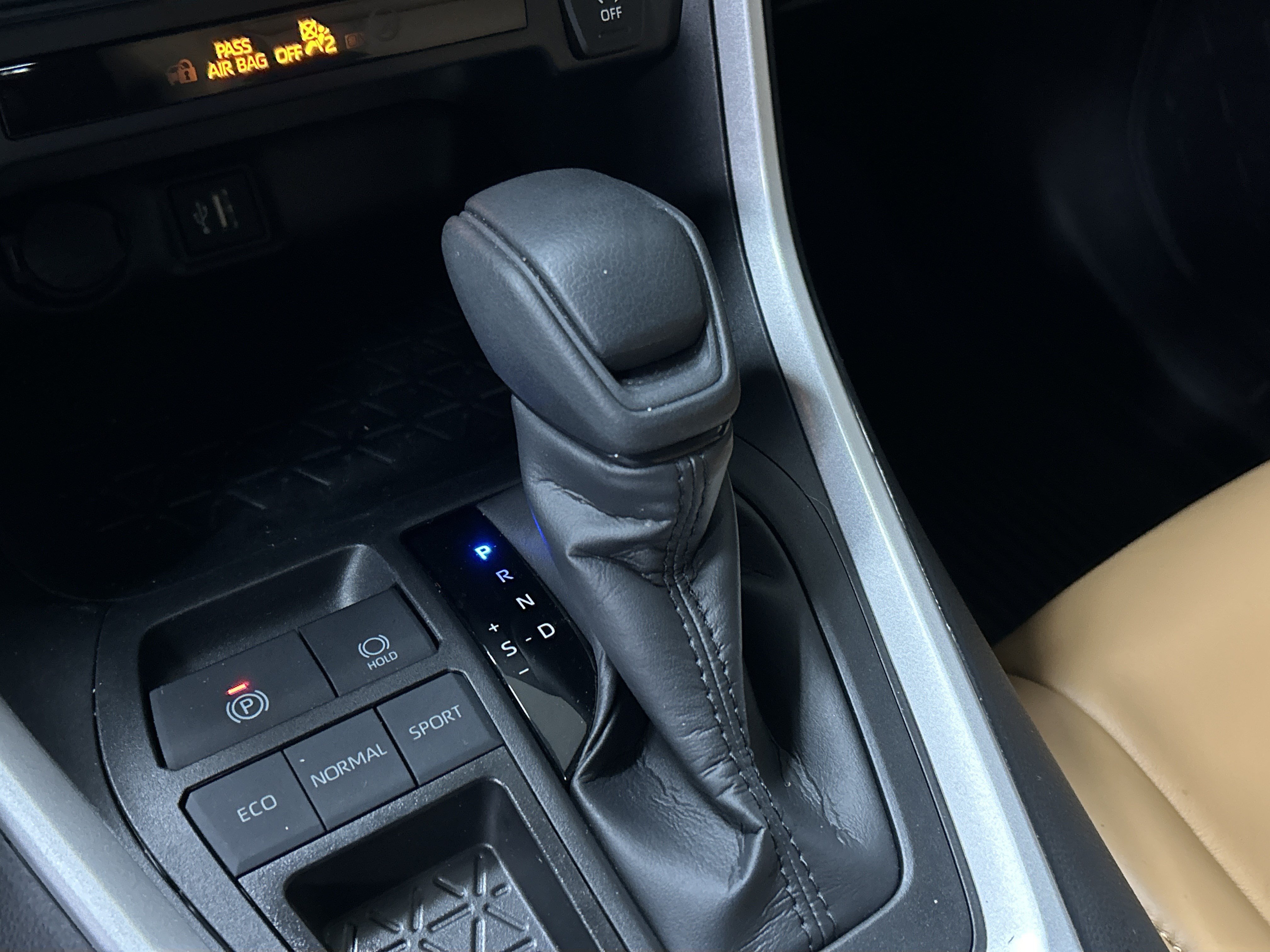 Certified 2025 Toyota RAV4 XLE w/ Convenience Package FWD image 26