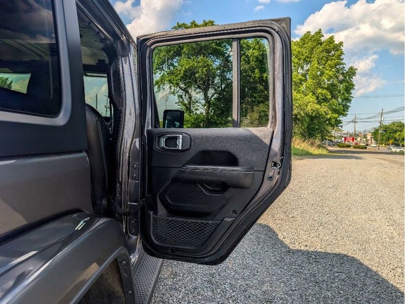 Used 2023 Jeep Wrangler Unlimited Sahara w/ Cold Weather Group AWD/4WD image 12