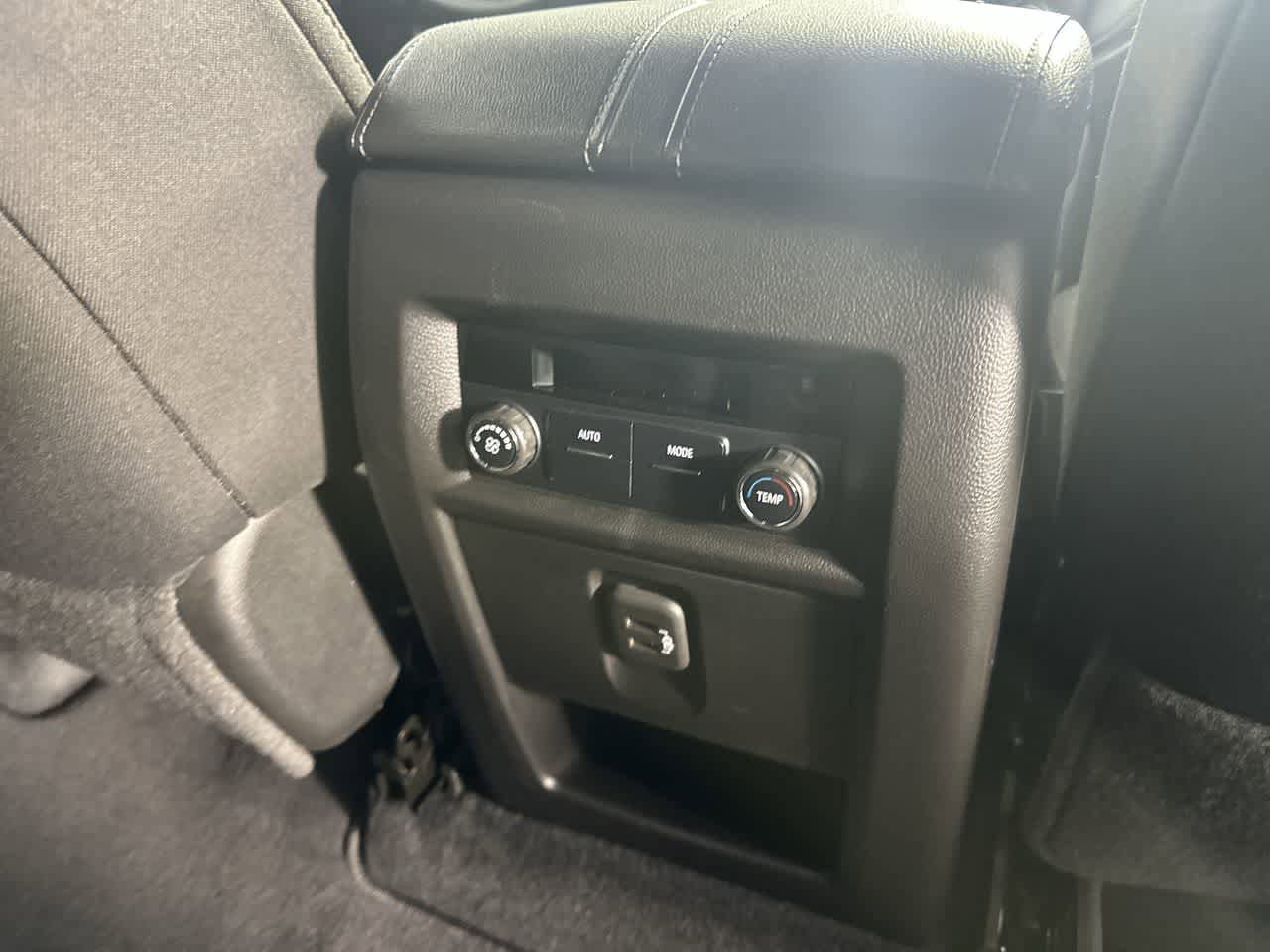 Used 2022 Chevrolet Traverse LT AWD/4WD image 24