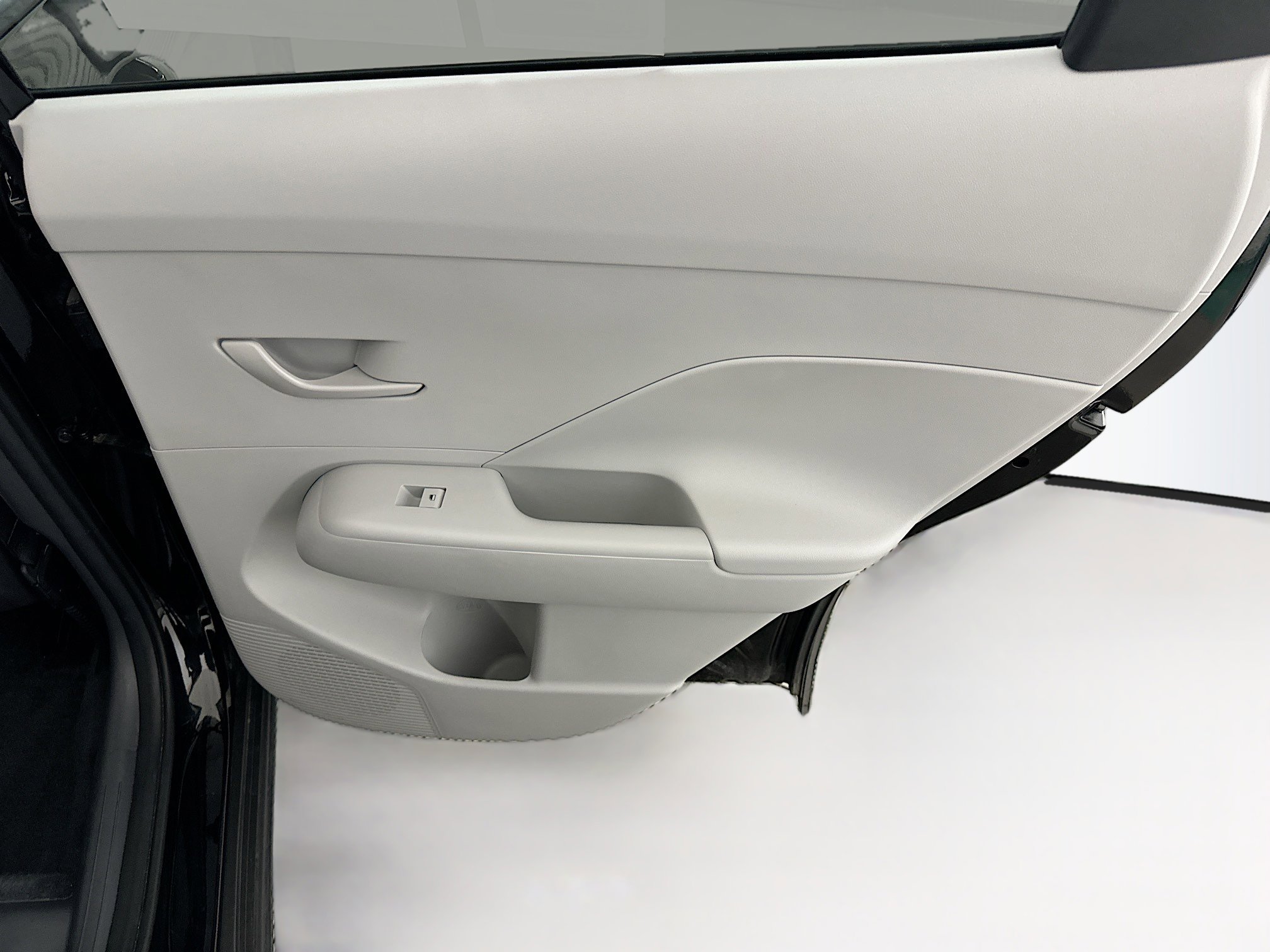 Used 2025 Hyundai Kona SEL image 30