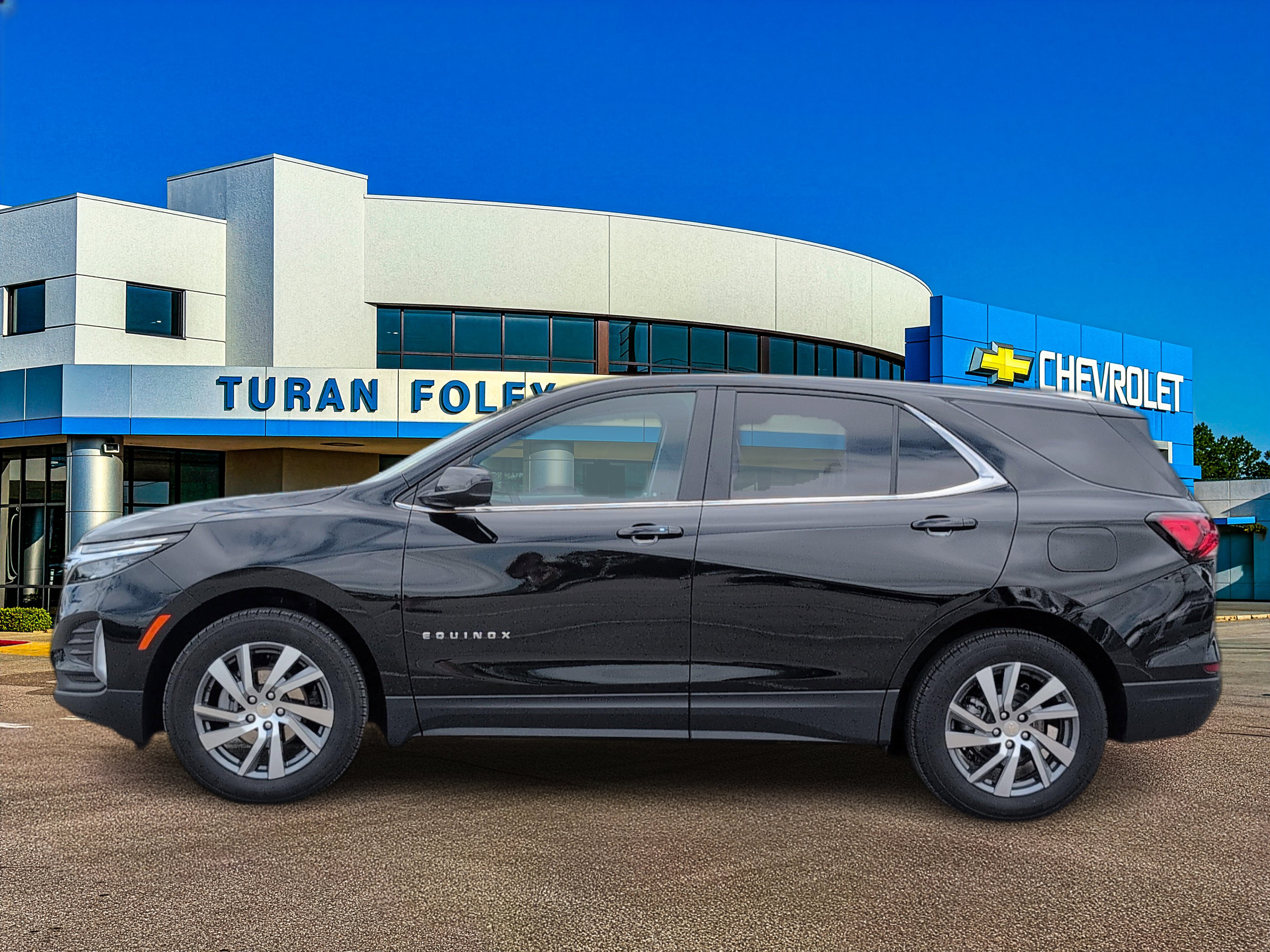 Used 2024 Chevrolet Equinox LT w/ LPO, Floor Liner Package FWD image 2