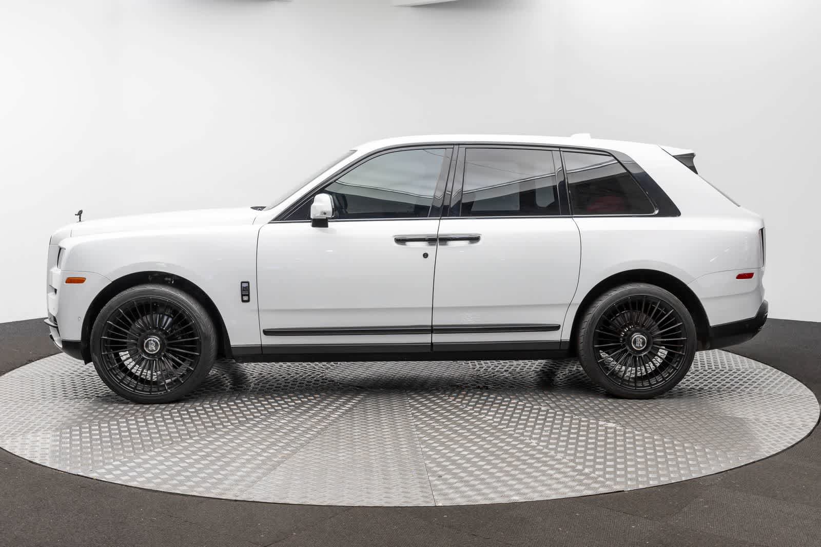 Used 2020 Rolls-Royce Cullinan AWD/4WD image 3