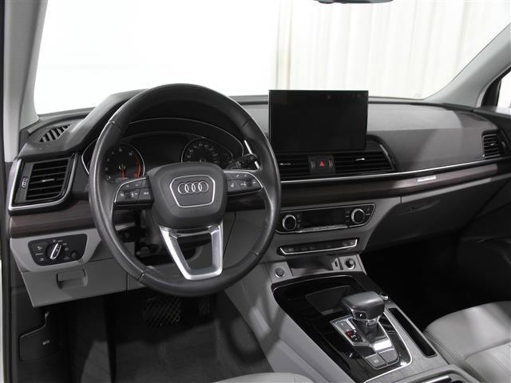 Used 2022 Audi Q5 2.0T Premium w/ Convenience Package image 6