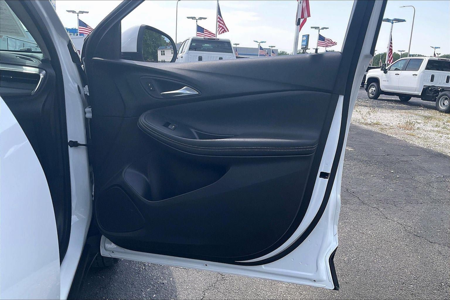 Used 2025 Buick Encore GX Preferred AWD/4WD image 27