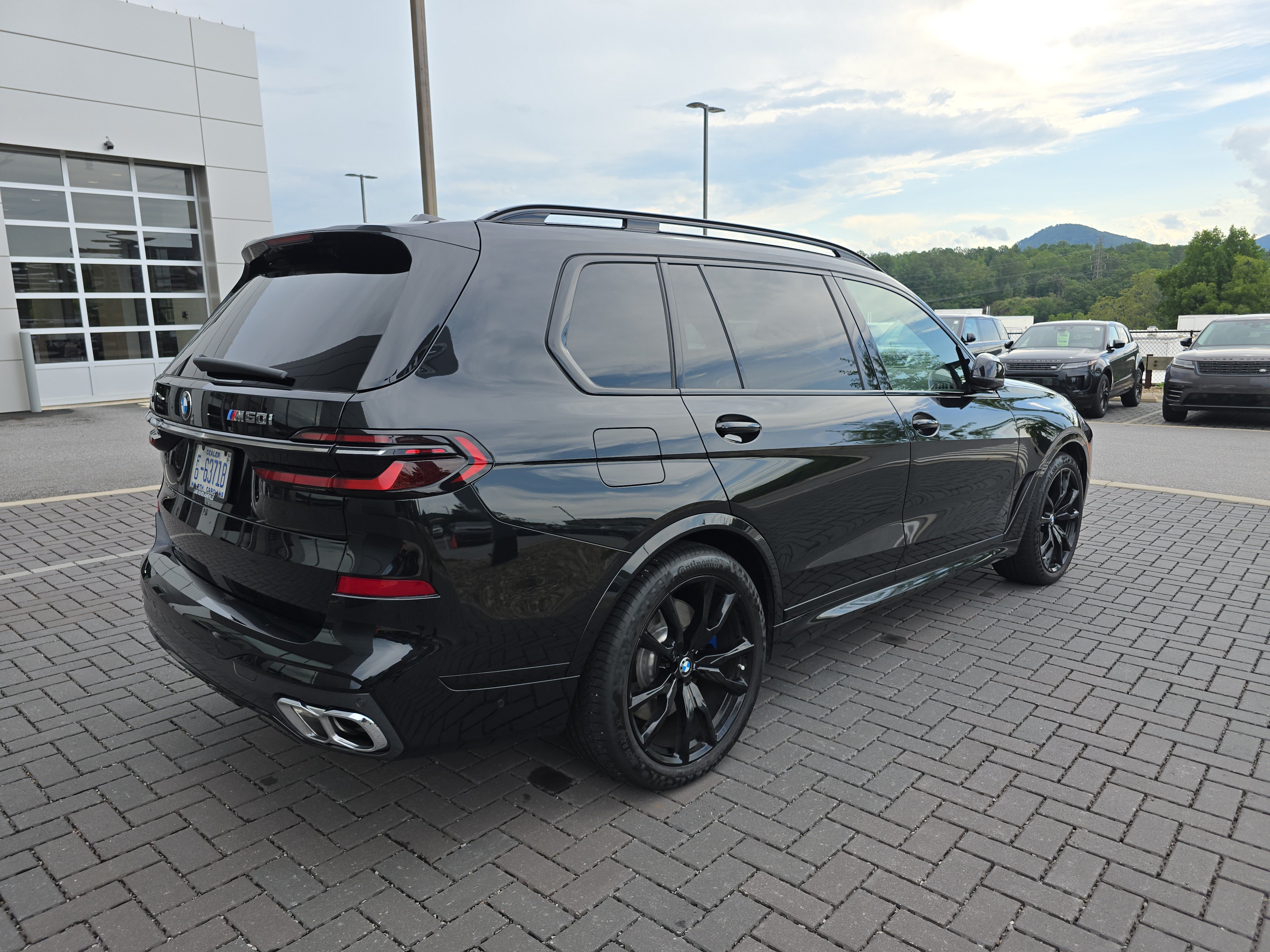 Used 2026 BMW X7 M60i AWD/4WD image 3