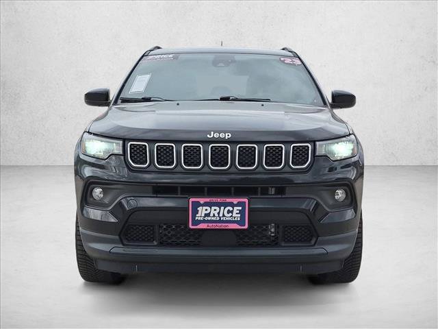 Used 2023 Jeep Compass Latitude AWD/4WD image 2