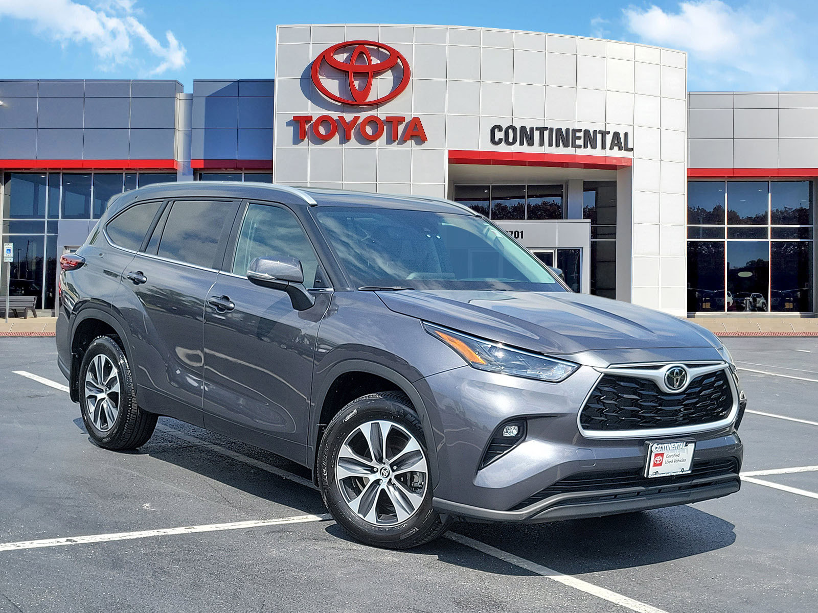 Certified 2025 Toyota Highlander XLE AWD/4WD video 2