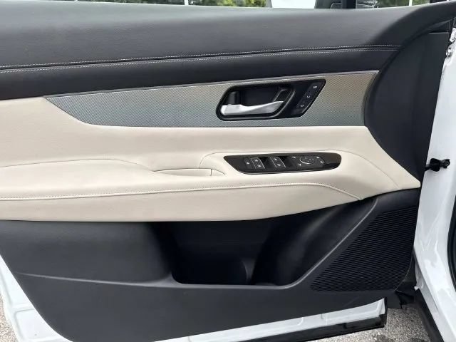 Certified 2025 Nissan Murano SL AWD/4WD image 29
