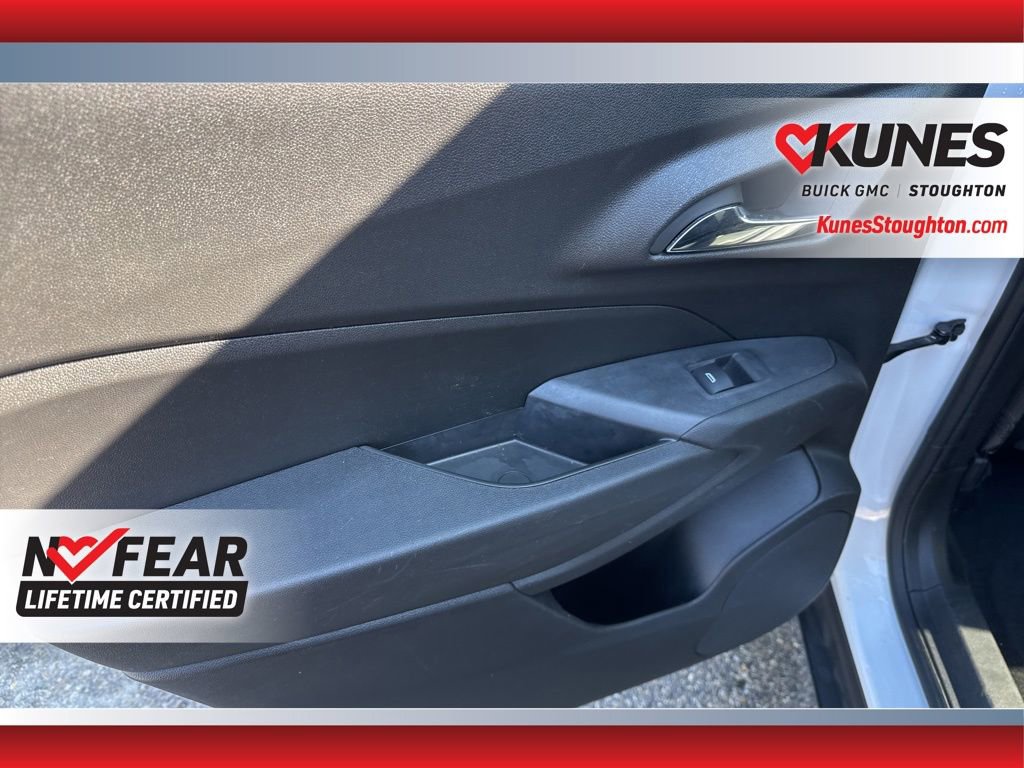 Used 2024 Chevrolet Trax ACTIV w/ Driver Confidence Package image 36