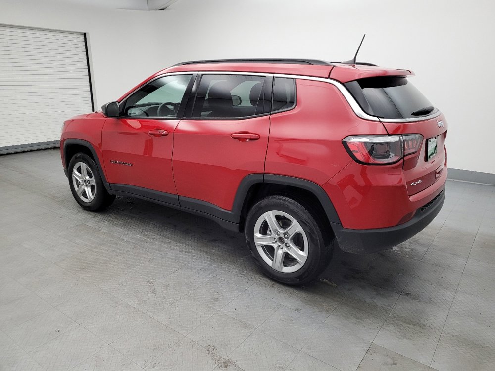 Used 2024 Jeep Compass Latitude image 3