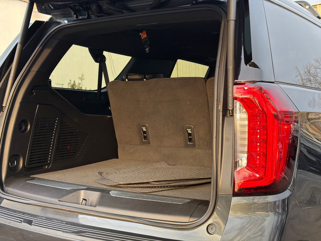 Used 2022 GMC Yukon XL Denali w/ Denali Ultimate Package image 9