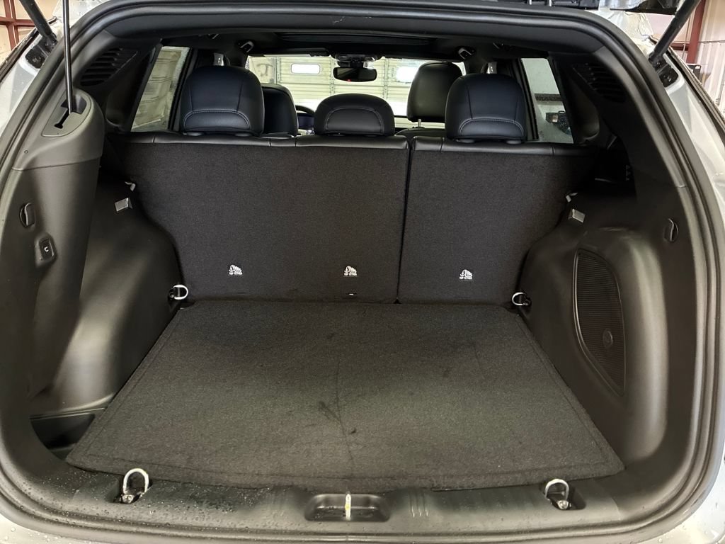 New 2025 Jeep Compass Latitude w/ Sun & Sound Group AWD/4WD image 23