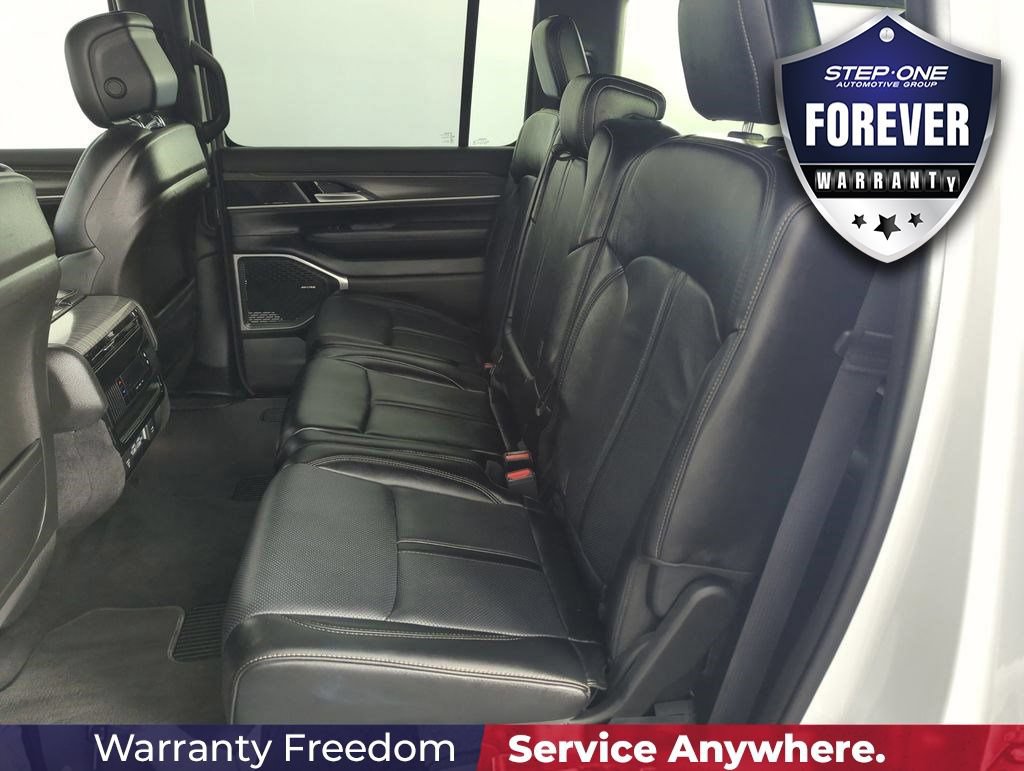 Used 2024 Jeep Wagoneer Series II w/ Flexible Seating Group RWD image 28