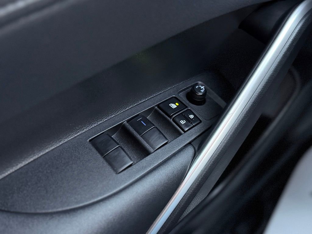 Certified 2022 Toyota Corolla Cross LE image 19