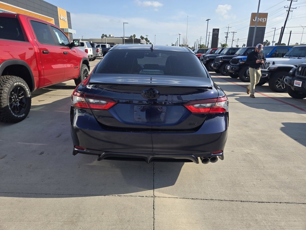 Used 2021 Toyota Camry SE image 4