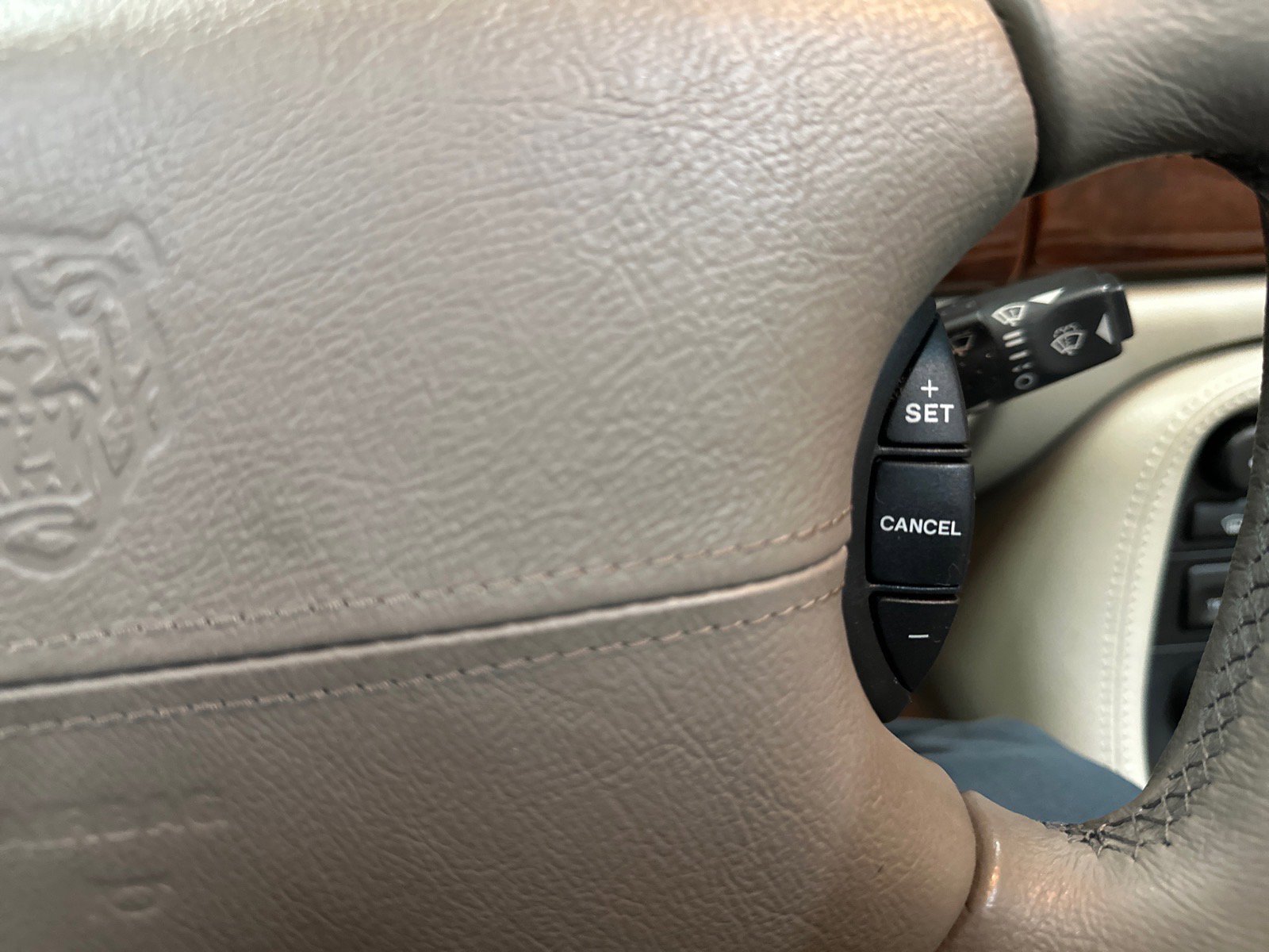 Used 2001 Jaguar XK8 Convertible image 37