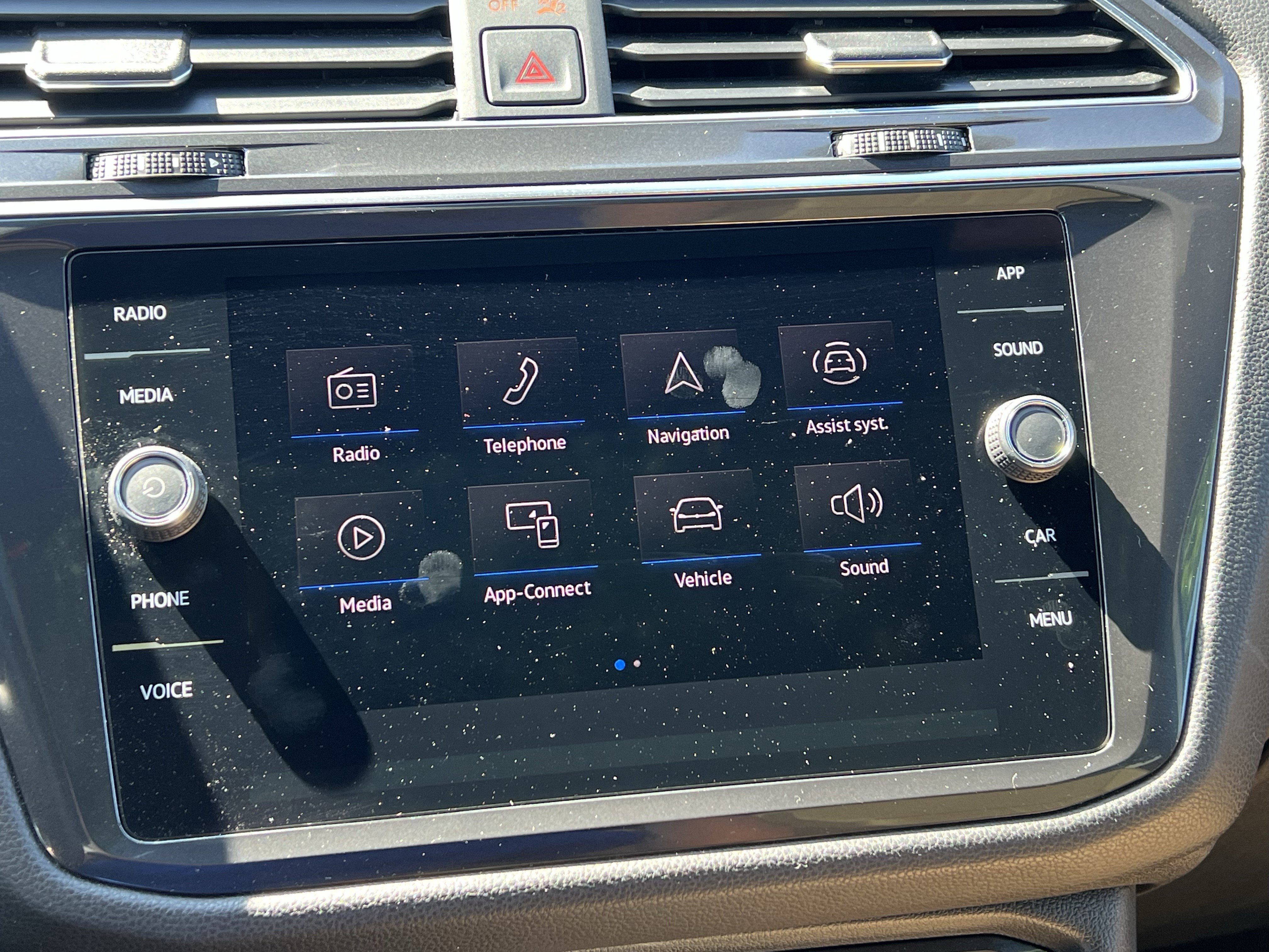 Used 2022 Volkswagen Tiguan SE w/ Panoramic Sunroof Package AWD/4WD image 24