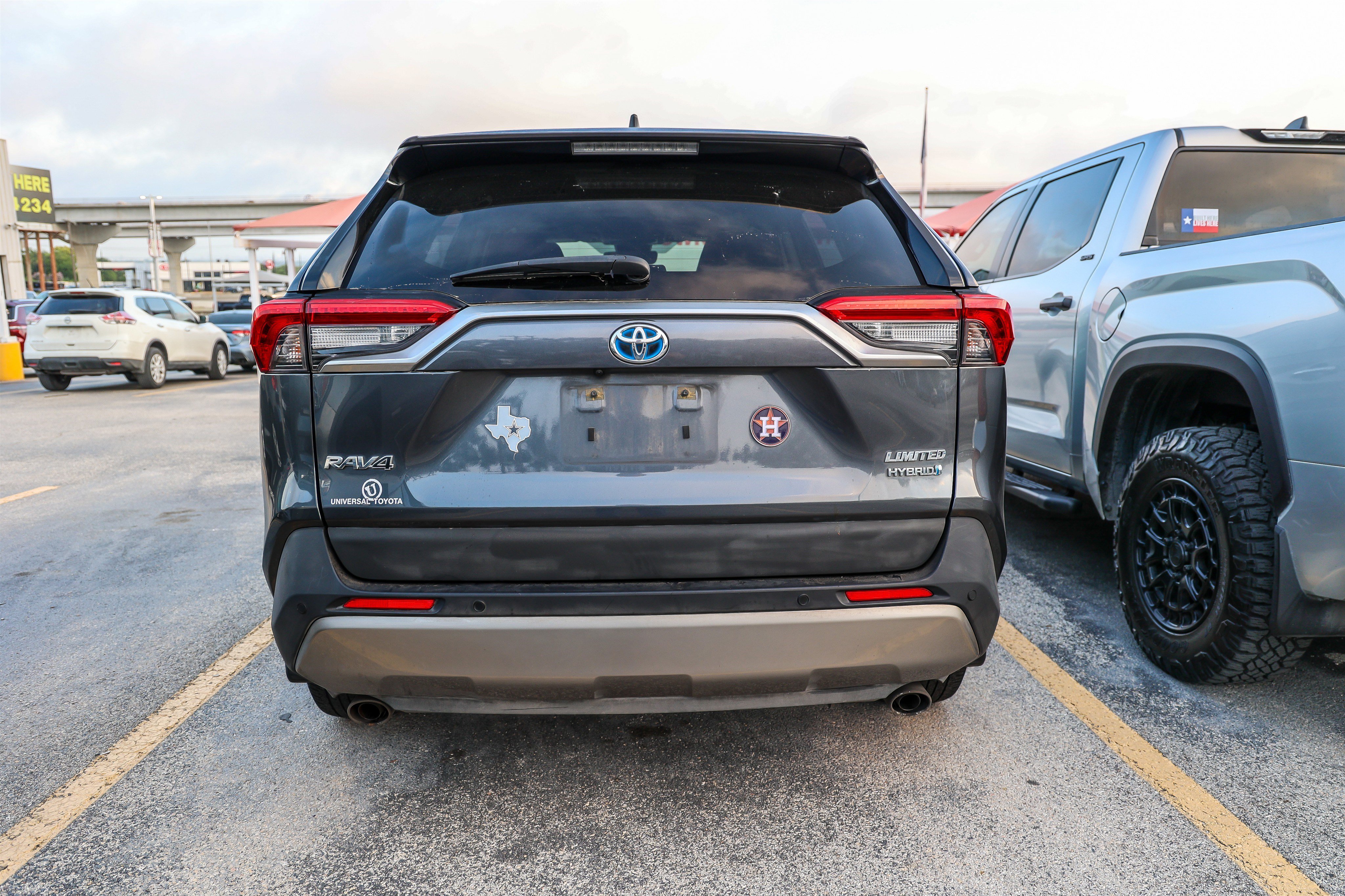 Used 2024 Toyota RAV4 Limited AWD/4WD image 9