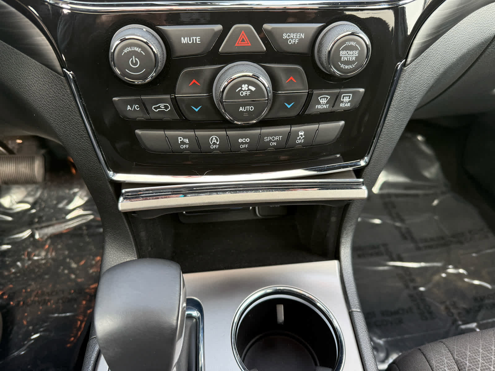 Used 2021 Jeep Grand Cherokee Laredo image 20