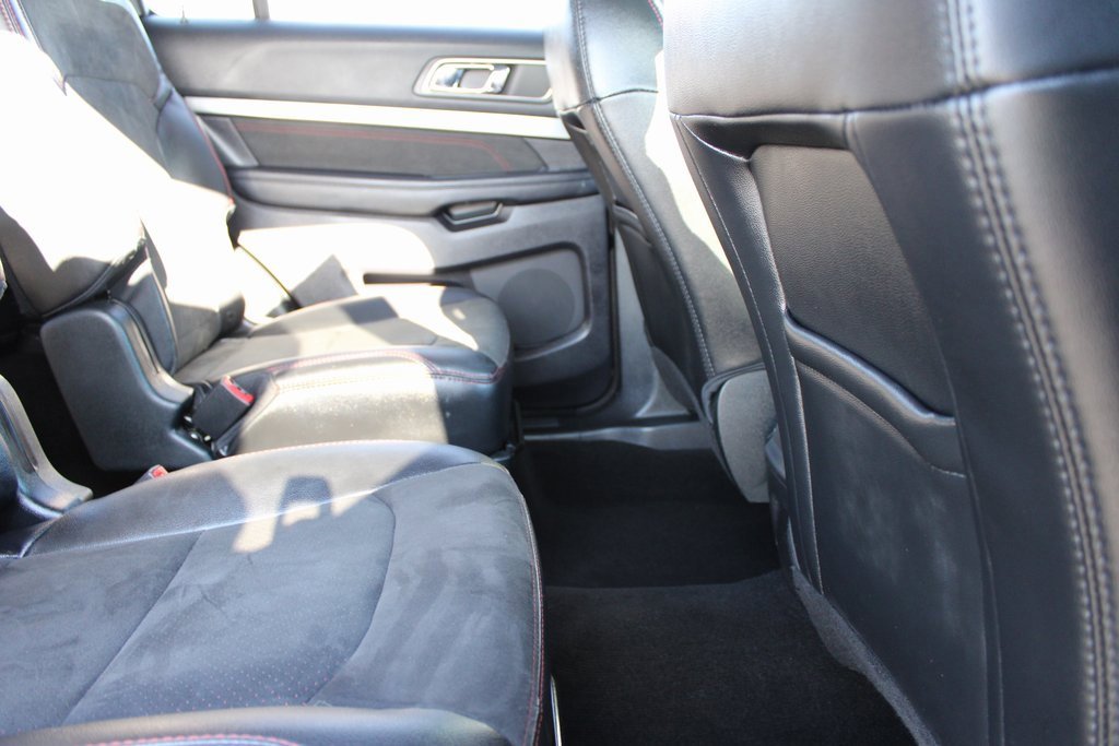 Used 2019 Ford Explorer XLT w/ Equipment Group 202A image 23