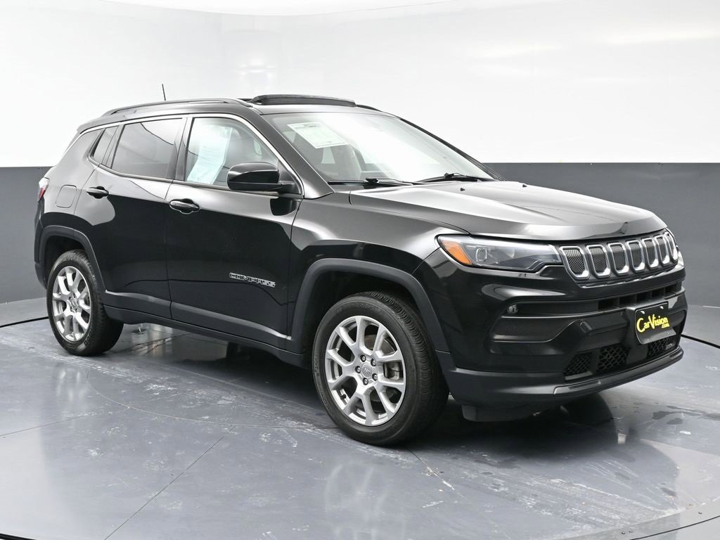 Used 2022 Jeep Compass Latitude w/ Sun and Sound Group image 3