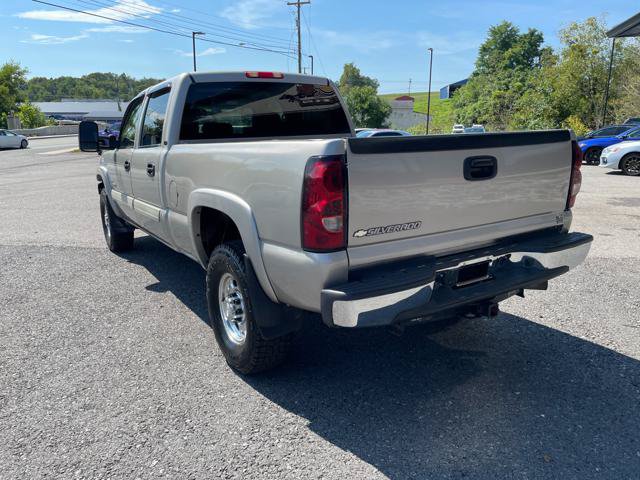 Used 2006 Chevrolet Silverado 2500 LT w/ Heavy-Duty Power Package AWD/4WD image 5