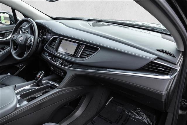 Used 2020 Buick Enclave Essence w/ Sport Touring Edition image 25
