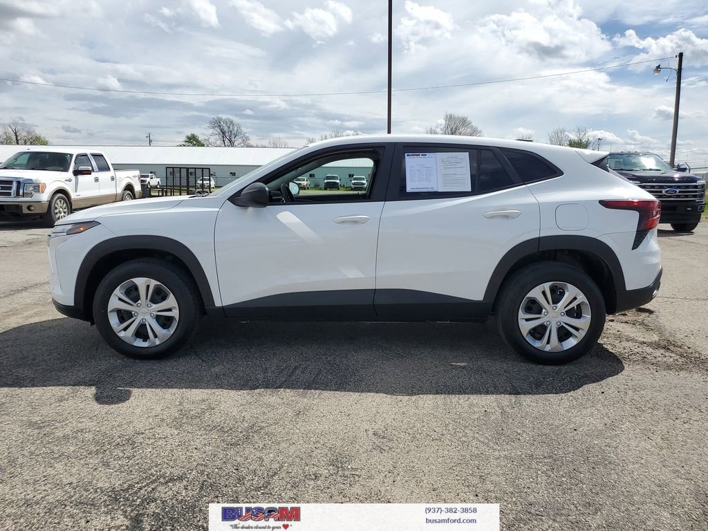 Used 2024 Chevrolet Trax LS image 27