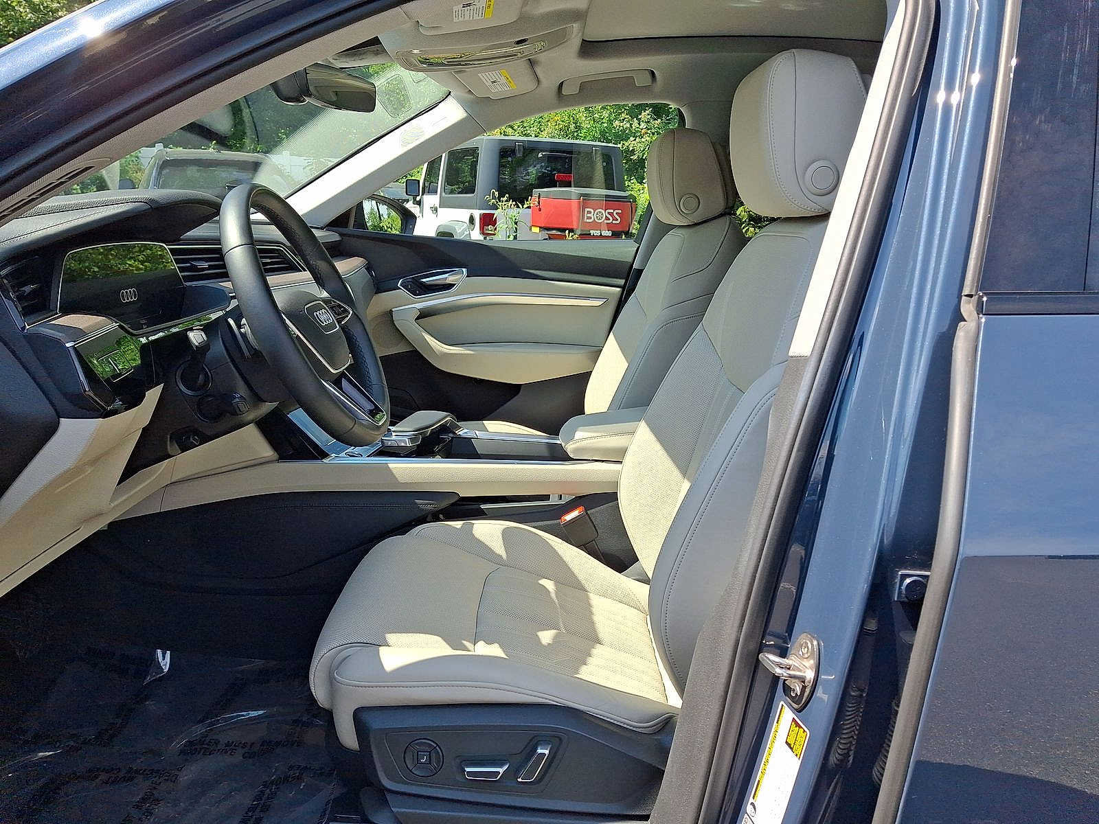 Used 2022 Audi e-tron Prestige AWD/4WD image 17